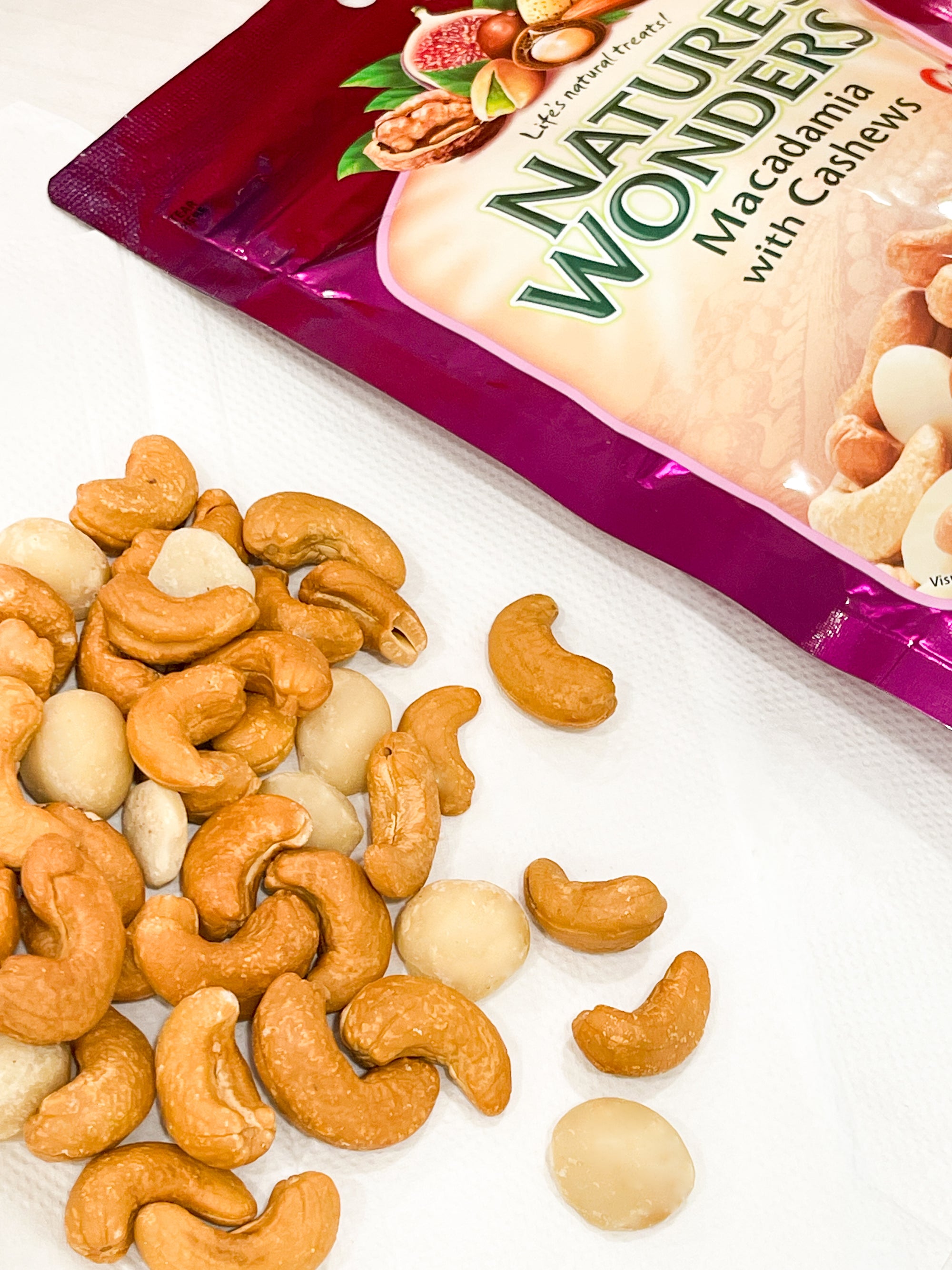 NATURE'S WONDERS MACADAMIA WITH CASHEWS