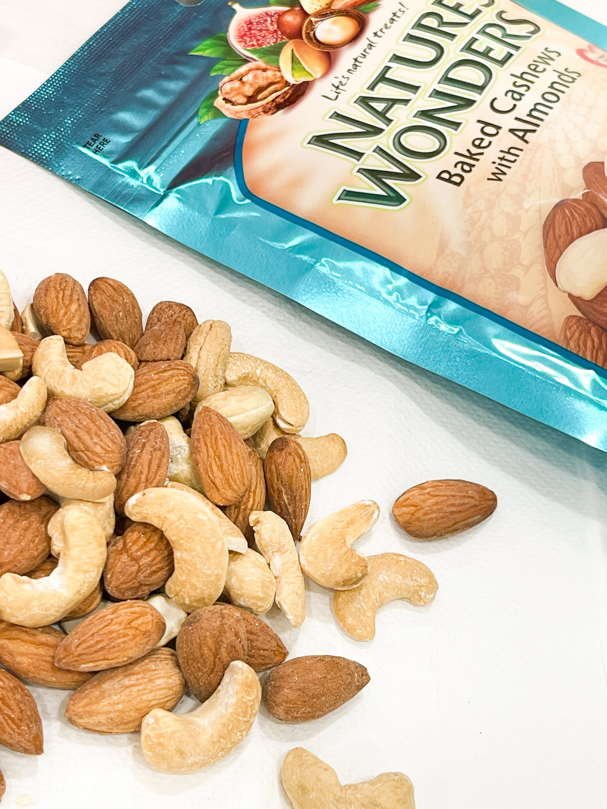 NATURE'S WONDERS BAKED CASHEW WITH ALMONDS